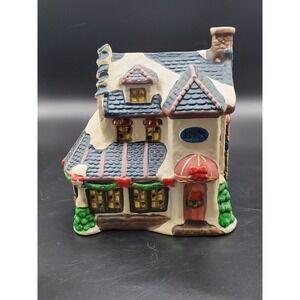 Cobblestone Corners 2001 Christmas Village‎ Inn